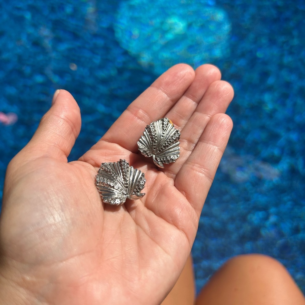 Vintage Clip-Ons Leaf Earrings